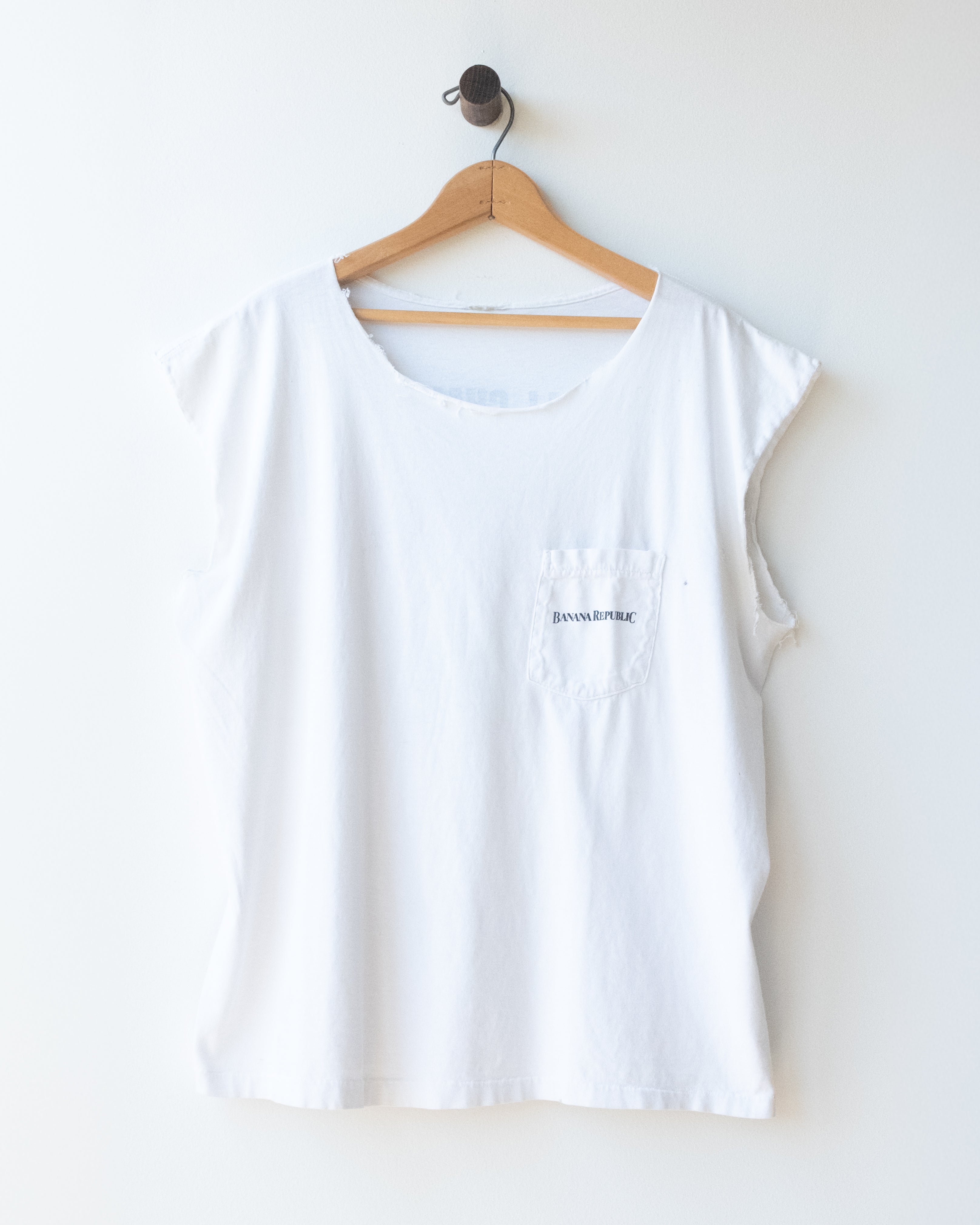 no. 0007	banana republic pinball tee