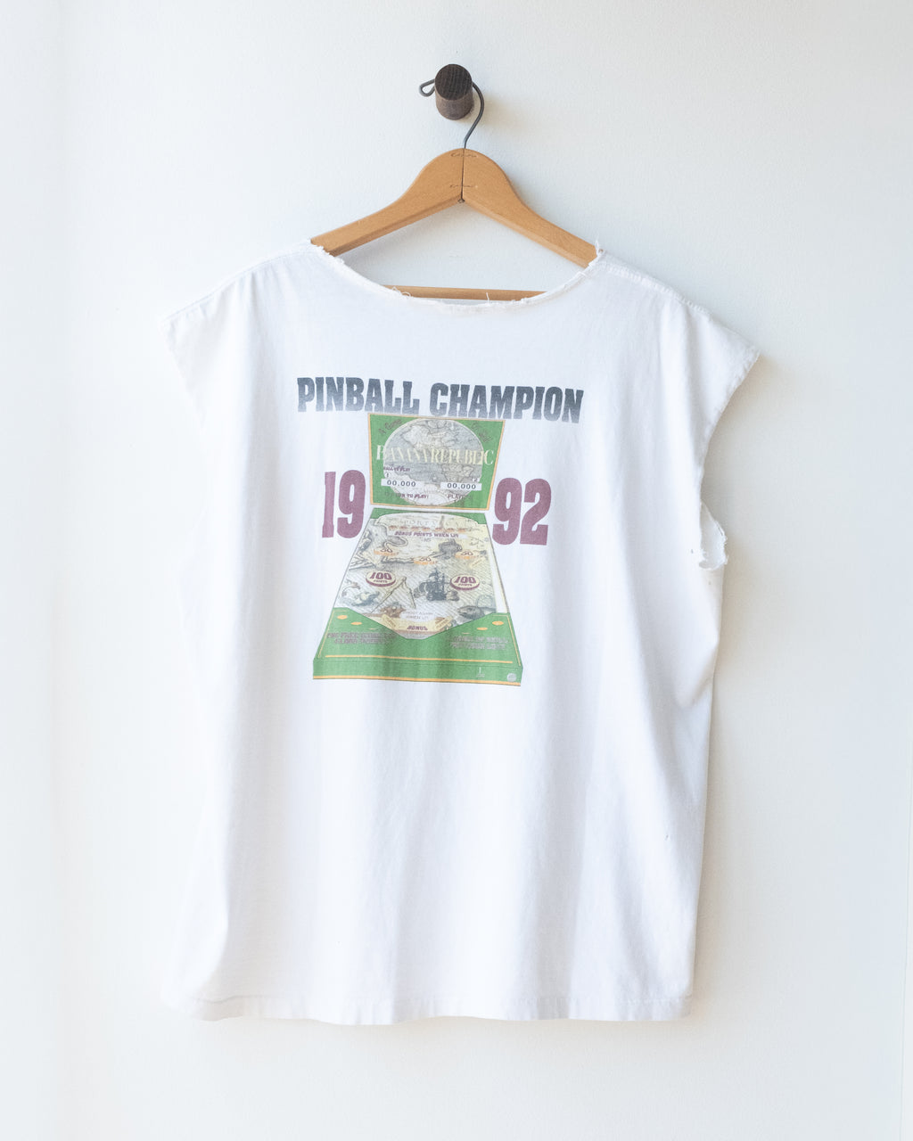 no. 0007	banana republic pinball tee
