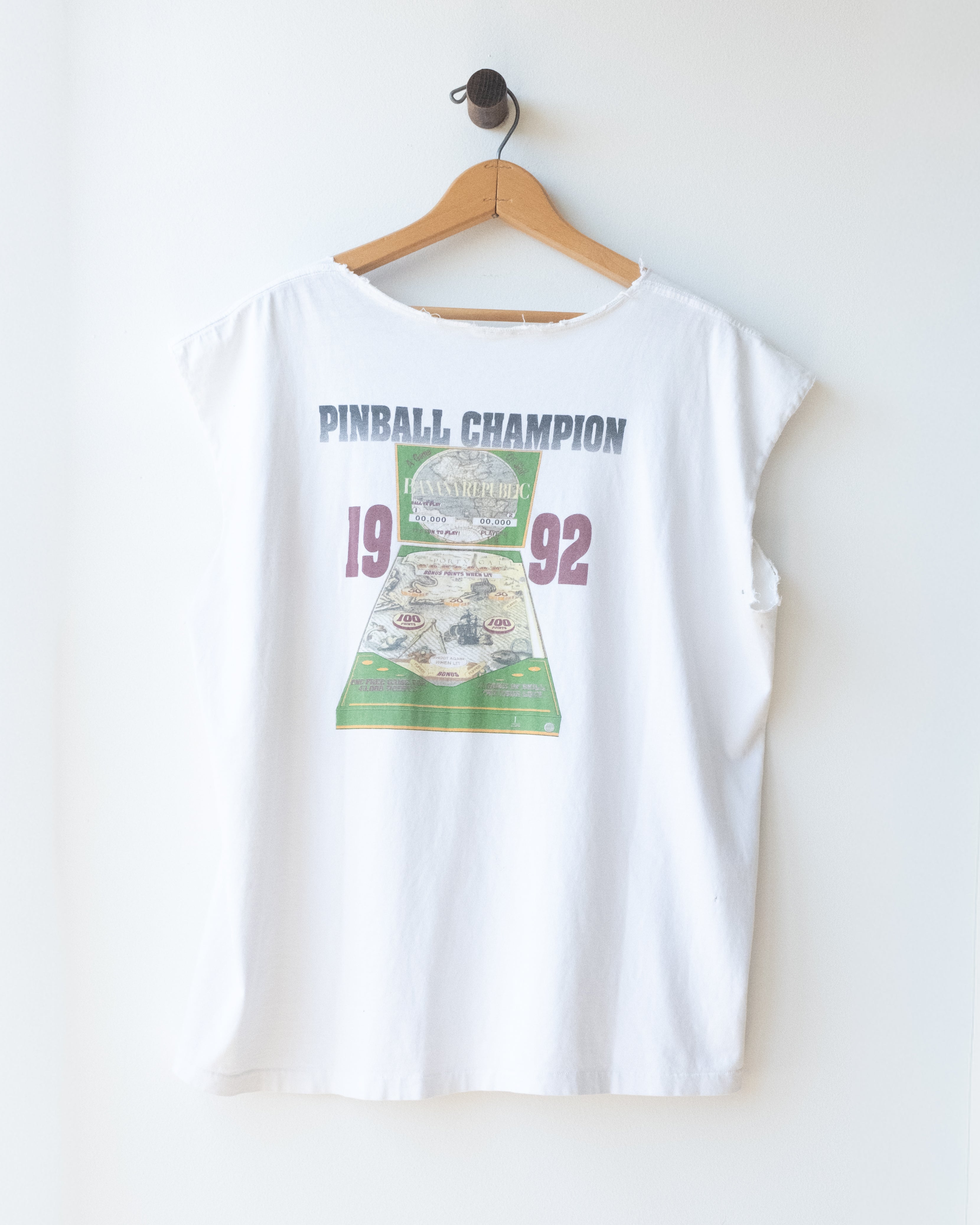 no. 0007	banana republic pinball tee
